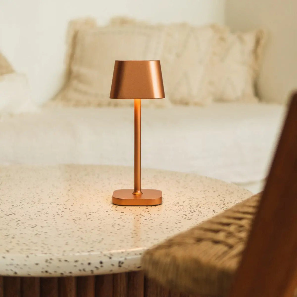 Lampe de table rechargeable en cuivre Ava | Élégant, sans fil et à intensité variable