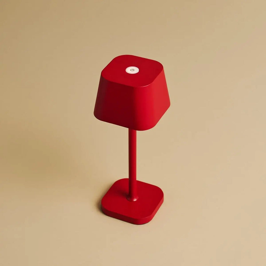 Lampe de table rechargeable Ava Berry Red | Lampe élégante et sans fil et dimmable