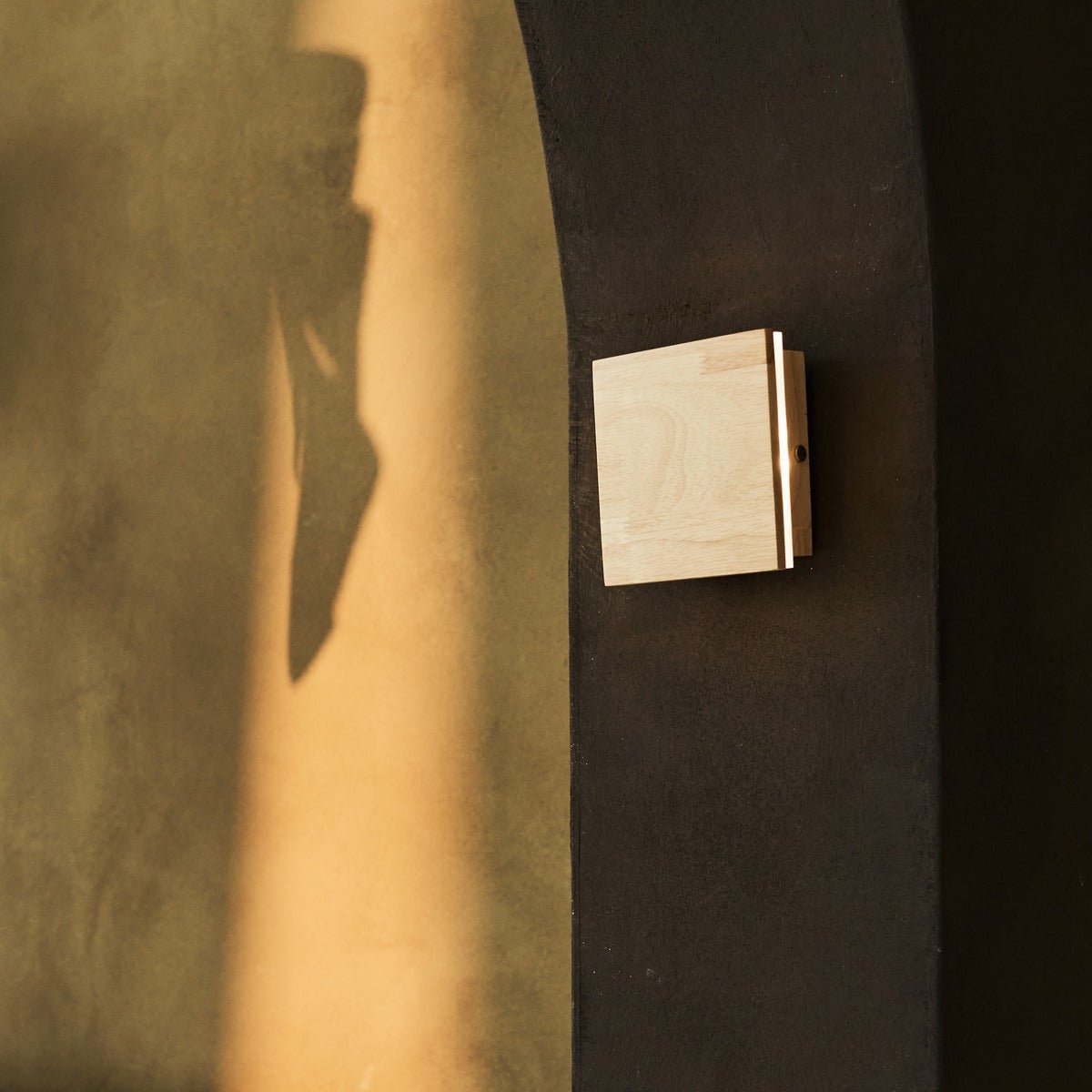 Lampe murale sans fil marron clair - lampe en bois rechargeable, dimmable et naturel