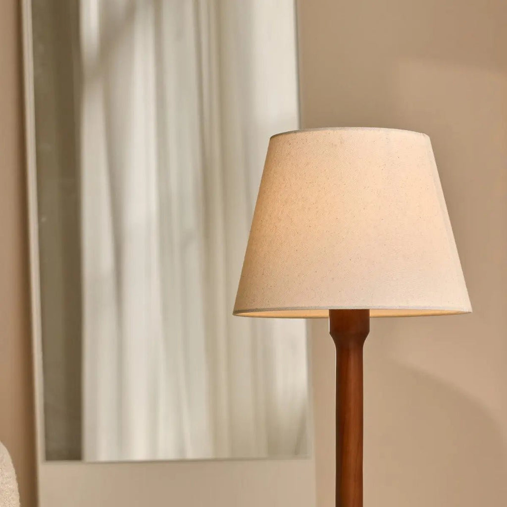 Lampe Nova Marron Châtaignier avec Base en Bois | Éclairage élégant pour salon et chambre à coucher