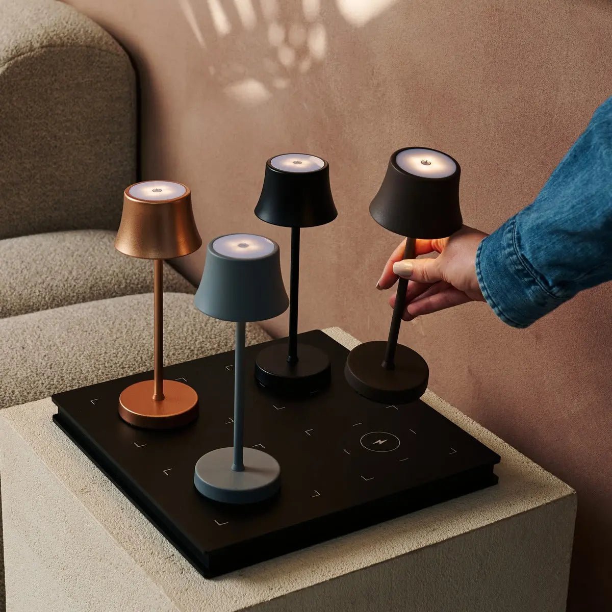 De Pijp Mini Mocha Brown Brown Rechargeable Table Lampe - Charge sans fil, lampe dimmable et 3 couleurs claires