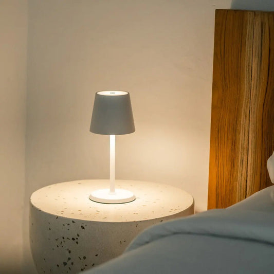 Lampe de table rechargeable James White – Sans fil, à intensité variable et élégante