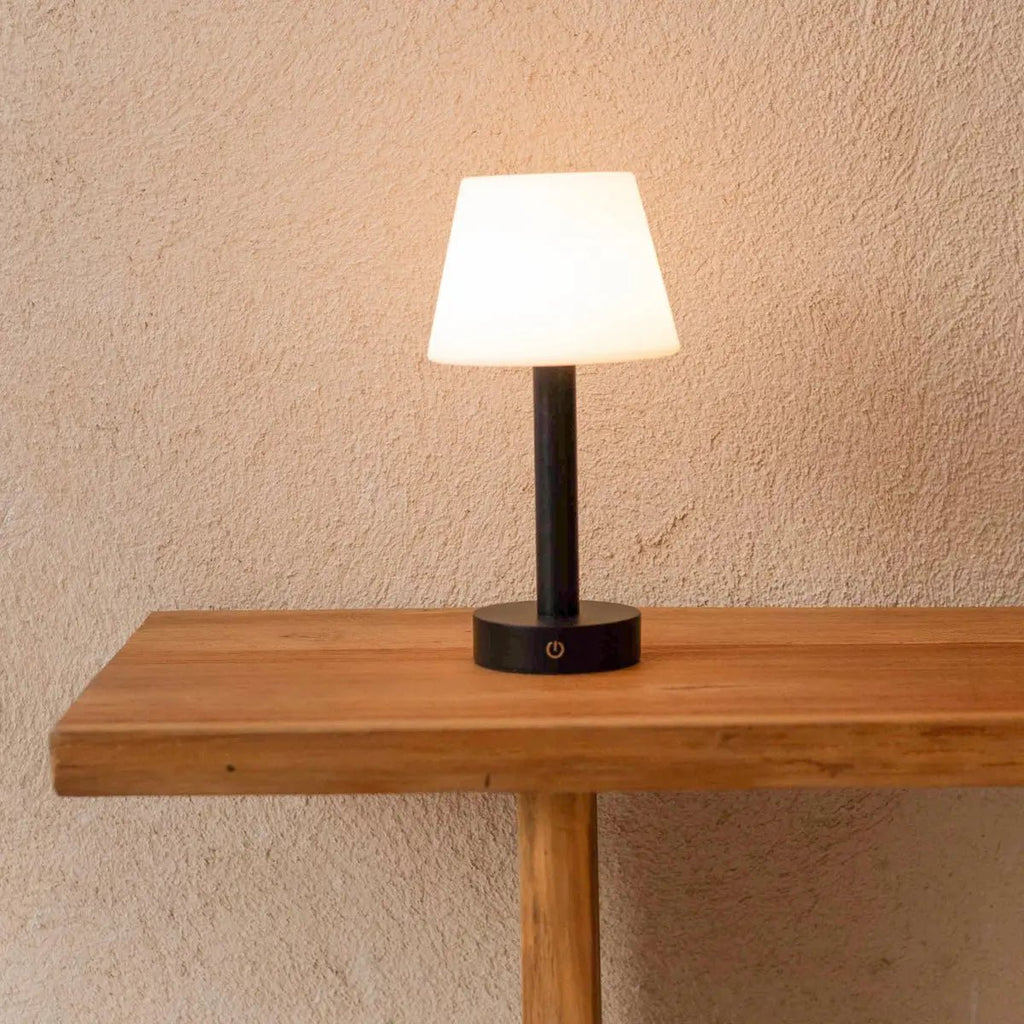 Lampe de table rechargeable en bois noir "Zoë" | Intensité variable et portable | Autonomie de la batterie de 80 heures