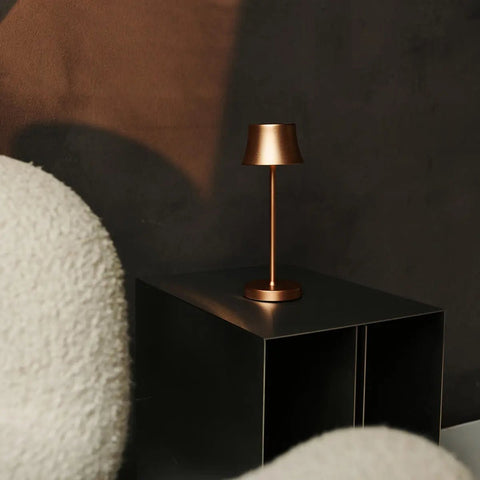 Combi set professionnel - 8 x de pijp mini les lampes de table rechargeables en cuivre et 1 x station de charge sans fil avec Qi-Technology - parfait pour les restaurants, l'hospitalité et les hôtels