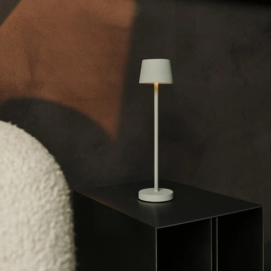 Vondel Mini Shadow Grey Grey Rechargeable et lampe sans fil parfaite pour l'industrie hôtelière - sans fil rechargeable via la station de charge