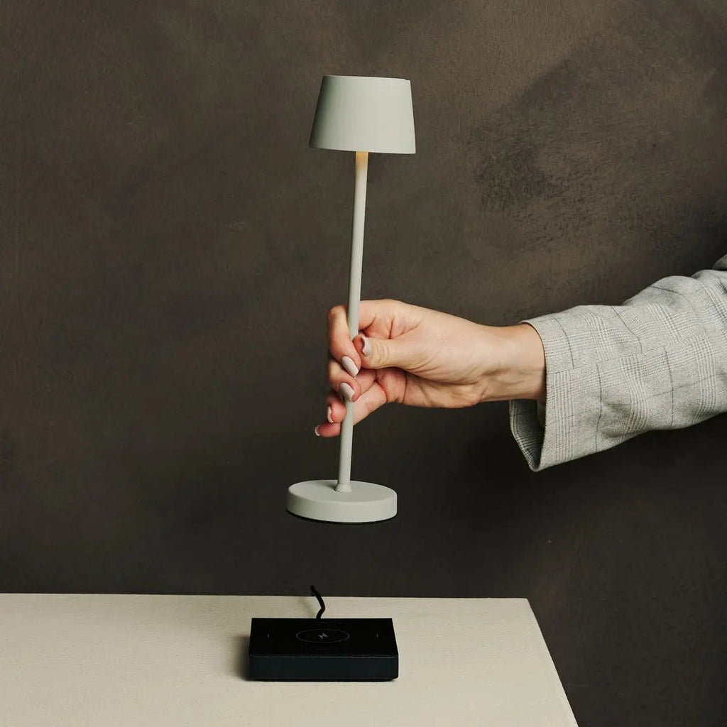 Vondel Mini Shadow Grey Grey Rechargeable et lampe sans fil parfaite pour l'industrie hôtelière - sans fil rechargeable via la station de charge