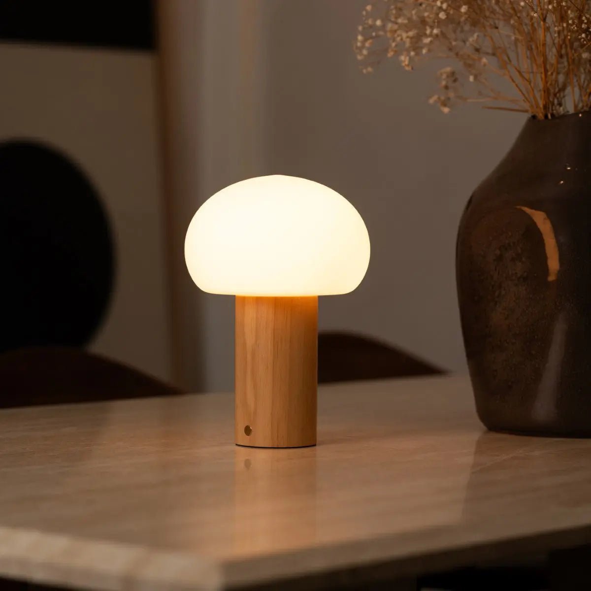 Lampe de table en bois marron clair avec verre et batterie rechargeable | Éclairage dimmable et polyvalent