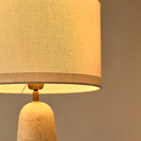 Lampe Charlotte en marbre avec abat-jour en coton – Éclairage élégant pour votre maison