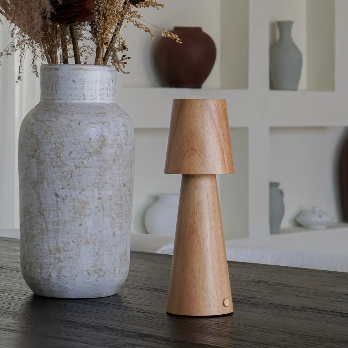 Lampe de table rechargeable Lucas – Sans fil, à intensité variable et chargement USB-C