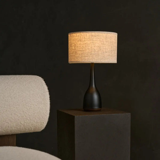 Lampe Jacob noire avec abat-jour beige – Éclairage élégant et chaleureux
