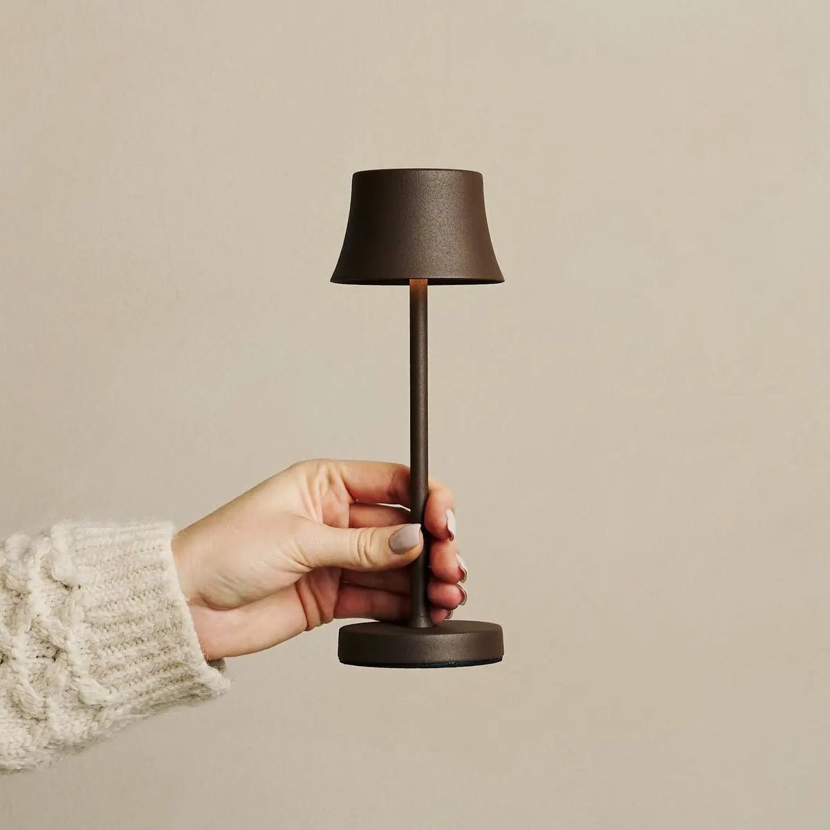 De Pijp Mini Mocha Brown Brown Rechargeable Table Lampe - Charge sans fil, lampe dimmable et 3 couleurs claires