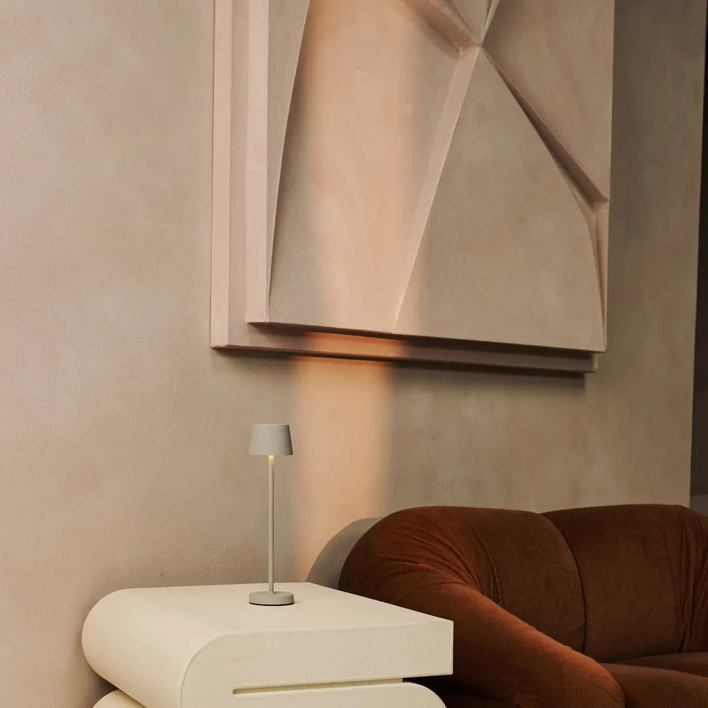 Combi Set Professional - 8 X Vondel Mini Shadow Grey Grey Rechargeable Table Lampes et 1 X Station centrale Station de charge sans fil avec Q1-Technology - Parfait pour les restaurants, l'hospitalité et les hôtels