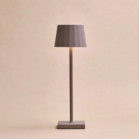Lampe de table rechargeable en fer William Koala Brown – Intensité variable, chargement USB-C, autonomie de 120 heures