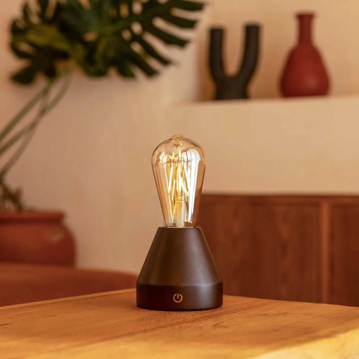 Lampe de table LED rechargeable marron foncé "Zavi" – Sans fil, à intensité variable, batterie de 80 heures