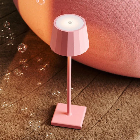 Wouter Flamingo Pink Rechargeable Table Lampe - Charge sans fil, Dimmable, durée de vie de la batterie de 120 heures