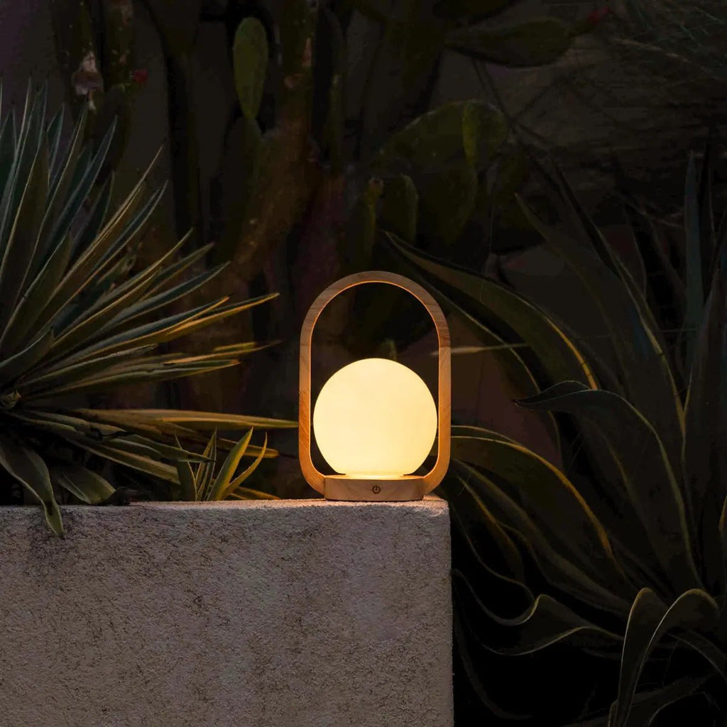 Lampe sans fil en bois marron clair Skye | Conception rechargeable et variable