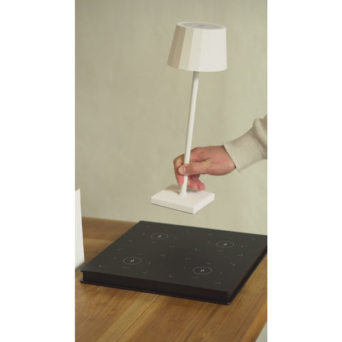 Station centrale de charge sans fil professionnel avec 8 port de charge - Facile et fonctionnel avec Q1-Technology