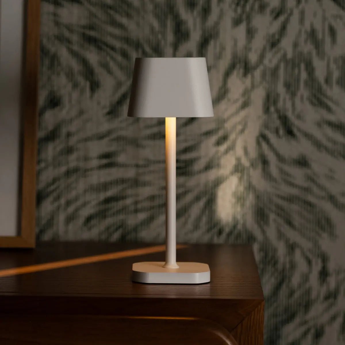 Lampe de table rechargeable Ava White – Éclairage élégant, sans fil et à intensité variable