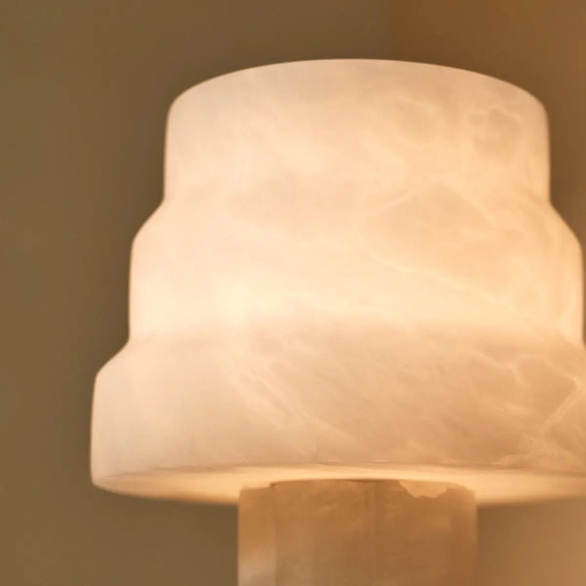 Lampe Alessandra Albâtre | Éclairage moderne et élégant pour les intérieurs