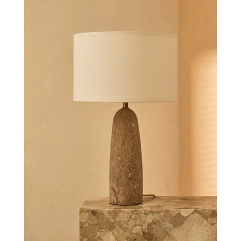 Lampe en travertin Isla avec abat-jour en coton – élégante et intemporelle