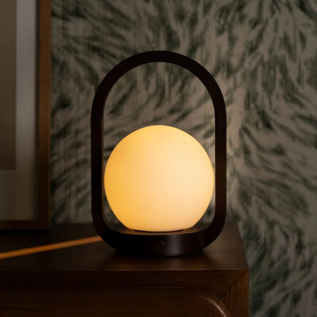 Lampe sans fil en bois marron foncé Skye | Conception rechargeable et variable