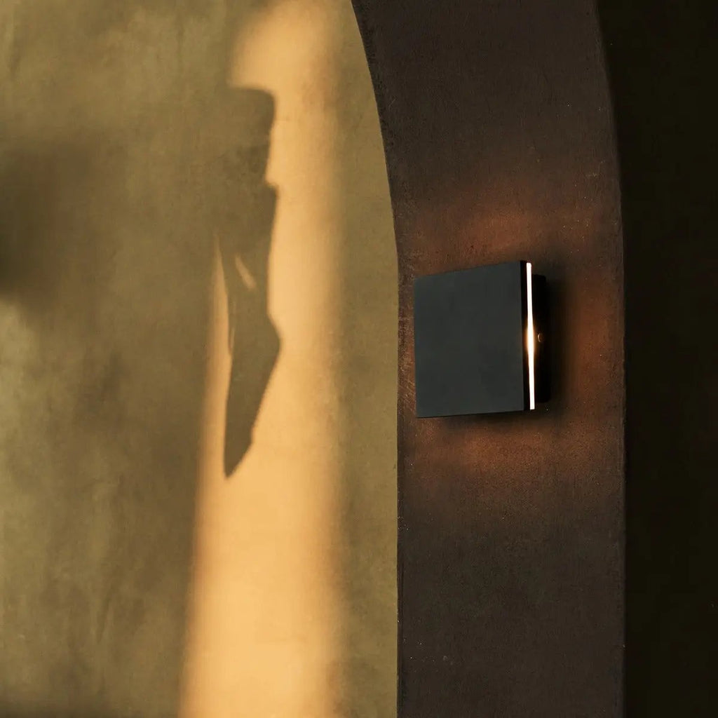 Applique murale sans fil noire Ligne | Conception rechargeable et variable