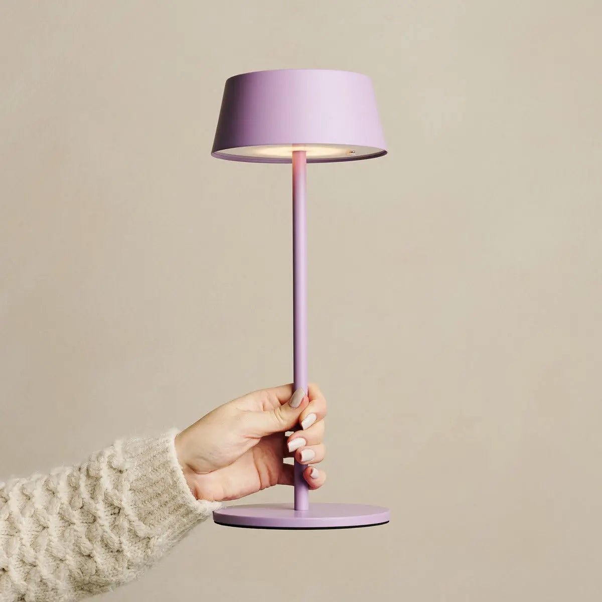 Hugo Violet Lila Lampe de table rechargeable - lampe élégante, dimmable et sans fil