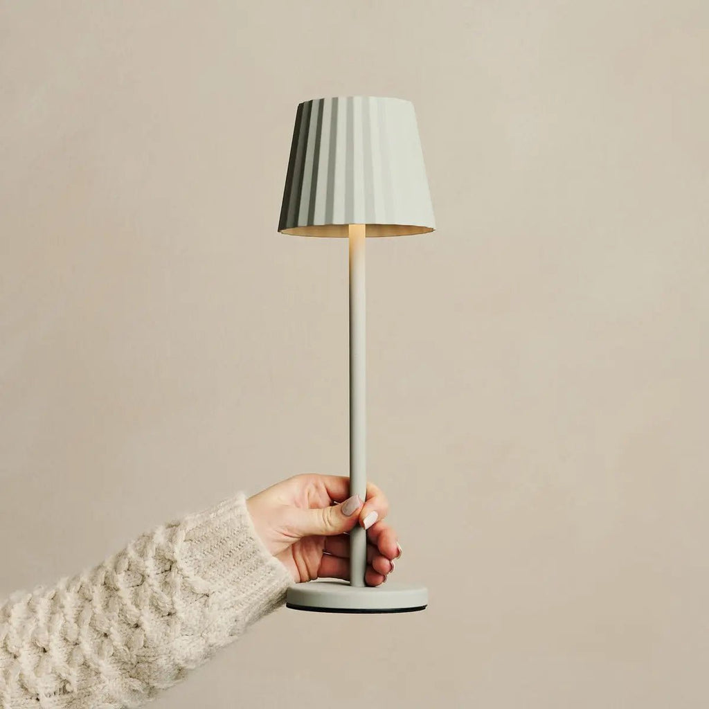 8× Maya Shadow Grey — Pack lampes rechargeables hôtel Tavellio