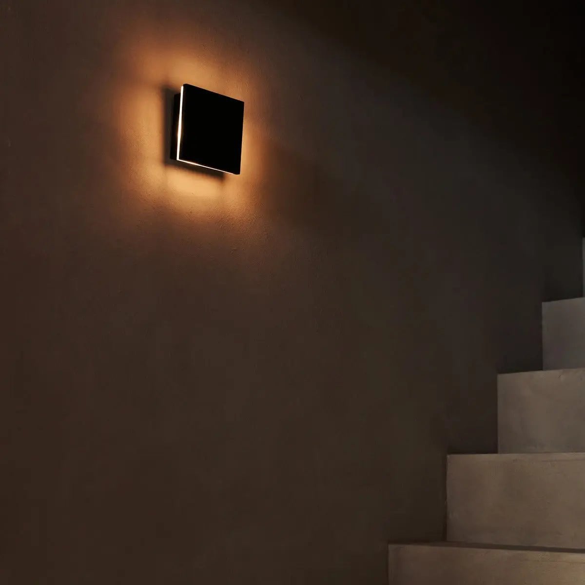 Applique murale sans fil noire Ligne | Conception rechargeable et variable
