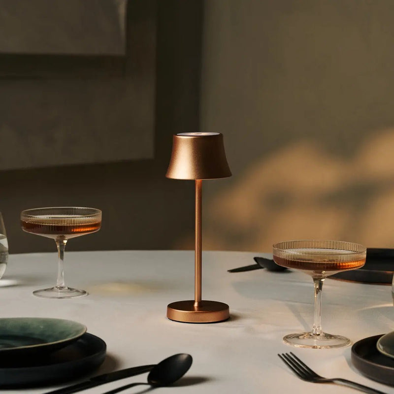 "De Pijp" Mini lampe de table rechargeable en cuivre | Chargement sans fil et intensité variable
