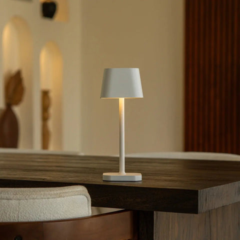 Lampe de table rechargeable Ava White – Éclairage élégant, sans fil et à intensité variable