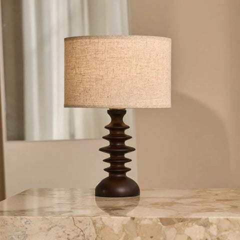 Lampe Bodhi en bois brun foncé avec abat-jour beige