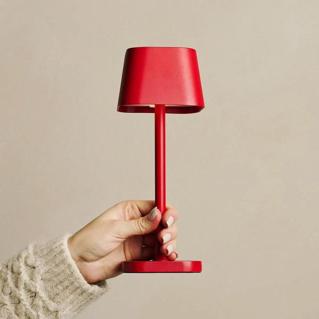 Lampe de table rechargeable Ava Berry Red | Lampe élégante et sans fil et dimmable