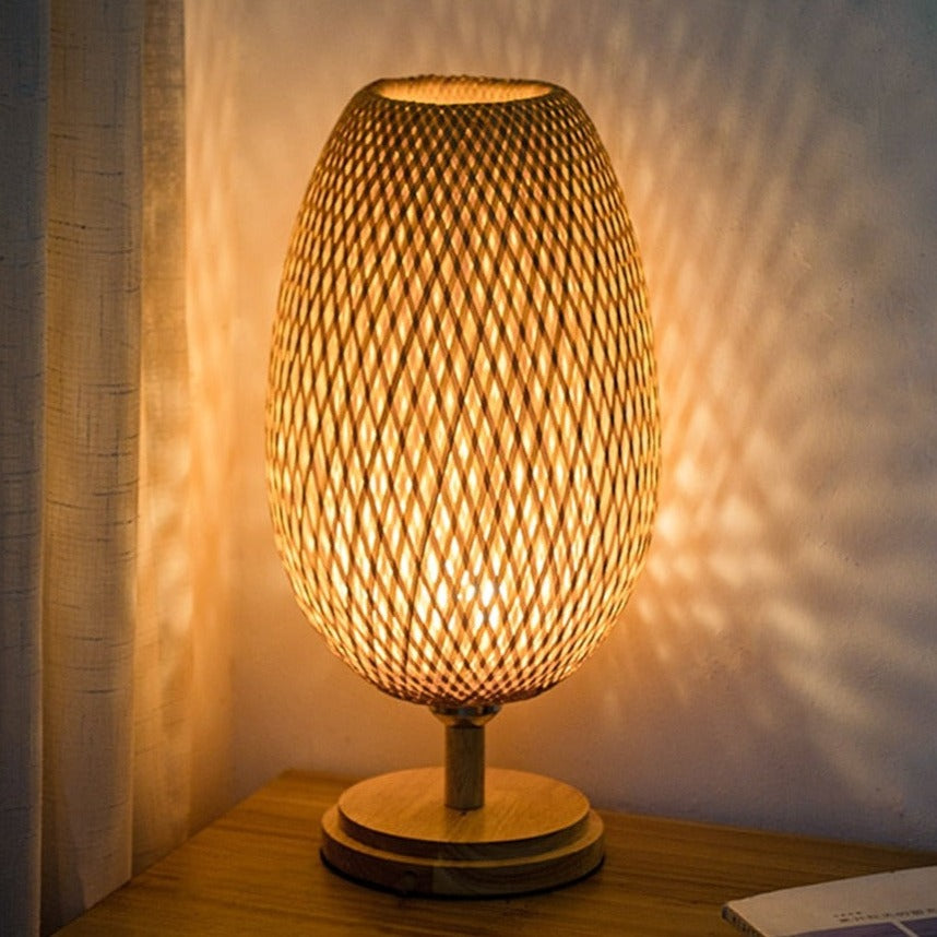 Acheter ICI en ligne une lampe de chevet ovale tactile